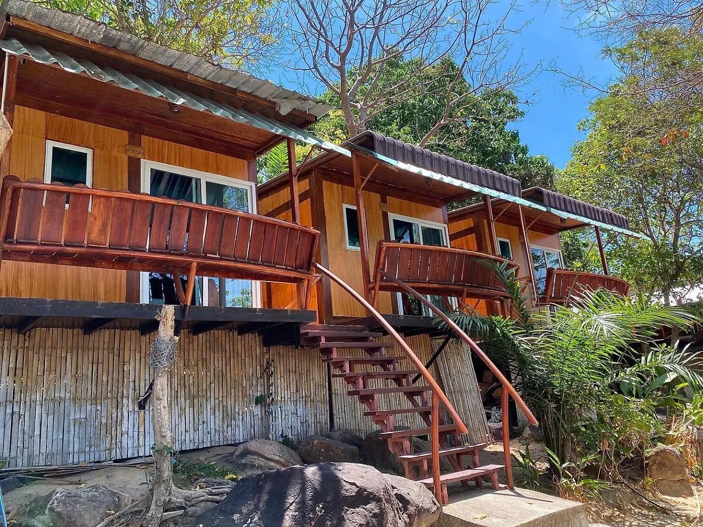 Hotel Phuphaya Seaview Phi Phi Don
