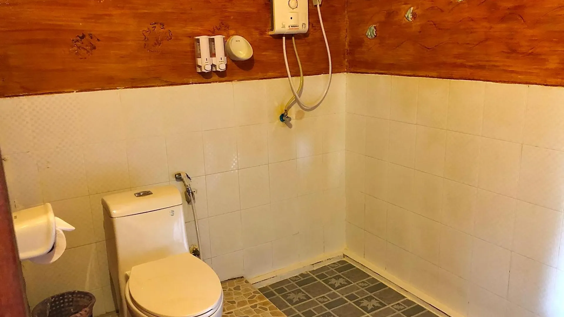 Hotel Phuphaya Seaview Phi Phi Don 0*,